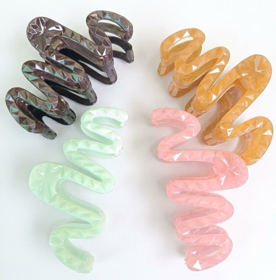 XL Wavy Geometric Hair Claw Clip