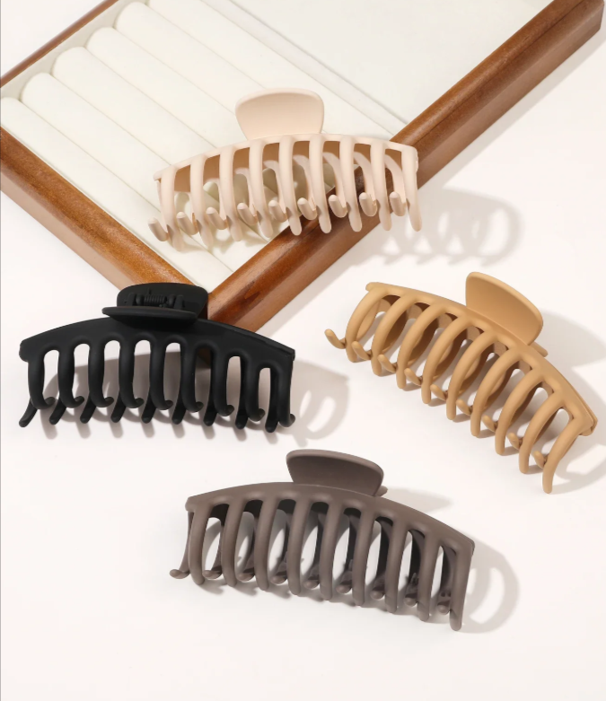 Large Matte Comb Claw Clip – Stylish Everyday Hair Accessory